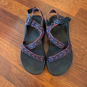 Chacos Blue and Red Pattern Size 7